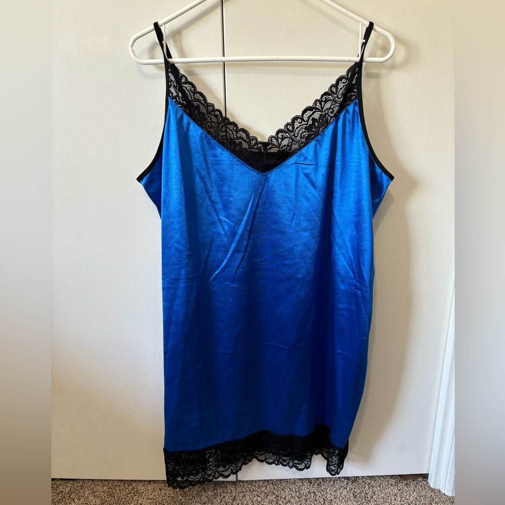 Silky blue and black lace nighty